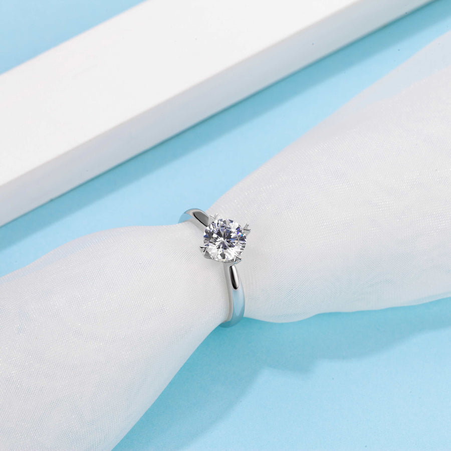 Platinum Plated Silver Center 1ct 6.5mm D Color Moissanite Engagement Ring Solitare