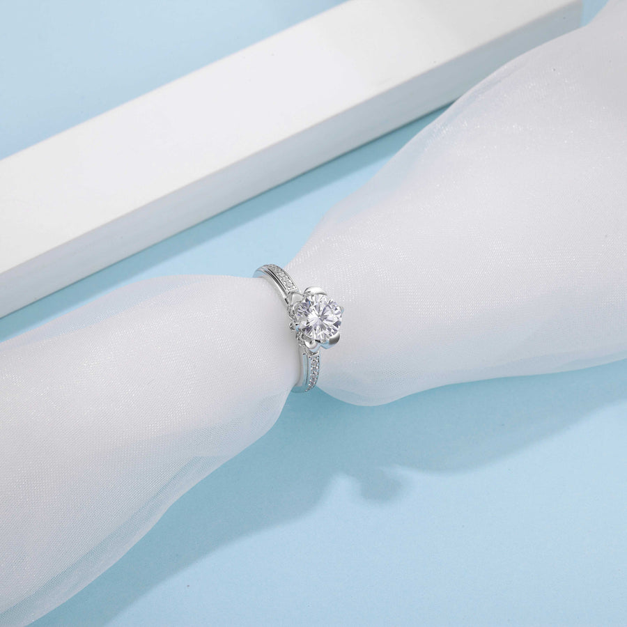 Antique Cushion-cut 1CT 6.5MM Moissanite Engagement Ring for Women