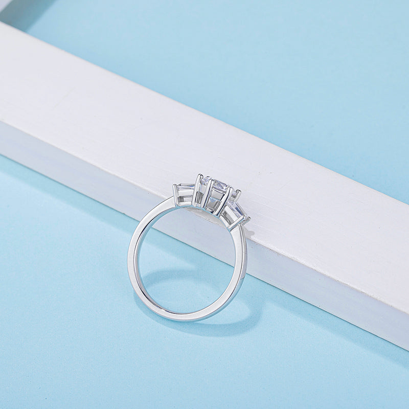 1ct Center 6.5 mm with D Color Classic 4-prong Platinum Plated Silver Plating Moissanite Engagement Ring