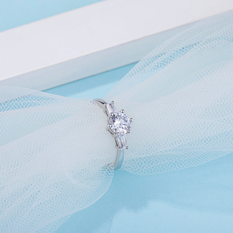 1ct Center 6.5 mm with D Color Classic 4-prong Platinum Plated Silver Plating Moissanite Engagement Ring